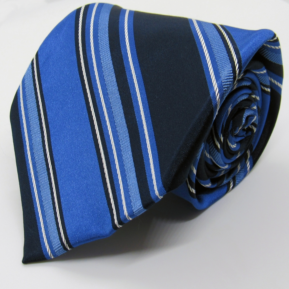 CM Gold Series Extra Long Men's Neck Tie - Blue & White Diagonal Striped Pattern
